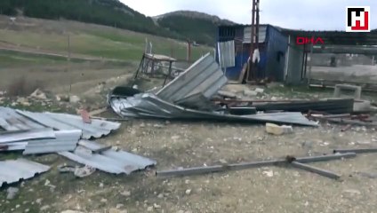 Adıyaman'da fırtınanın uçurduğu çatıdan kıl payı kurtuldu