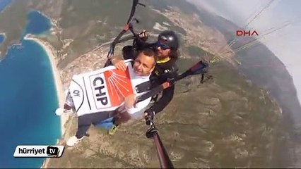 Fethiye'de CHP'li aday gökyüzünden oy istedi