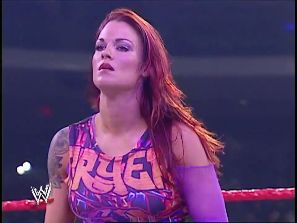 WWE Raw - Lita vs Molly Holly - 03.08.2004