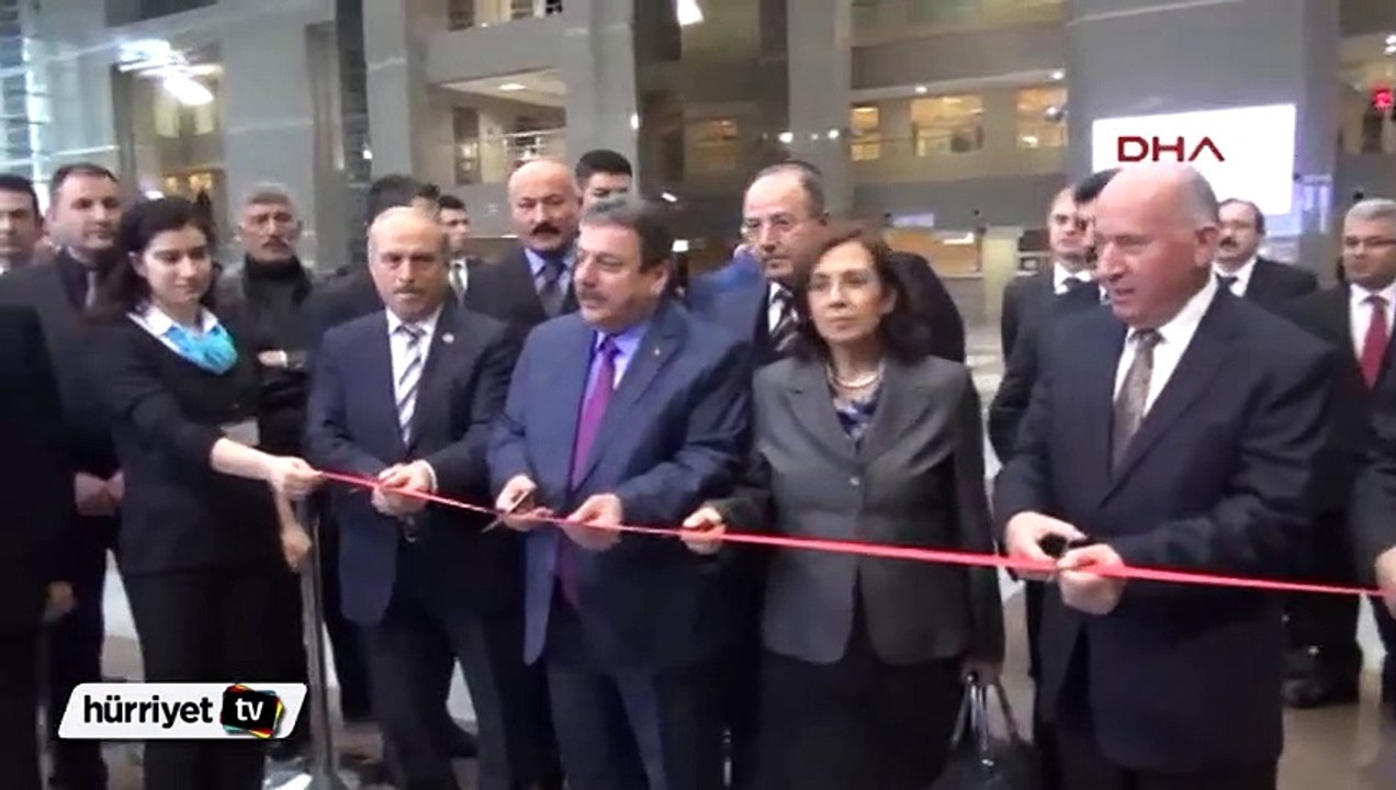 Başsavcı'dan  "Adliyede yakalanan suç aletleri sergisi" ne  kurdeleli açılış