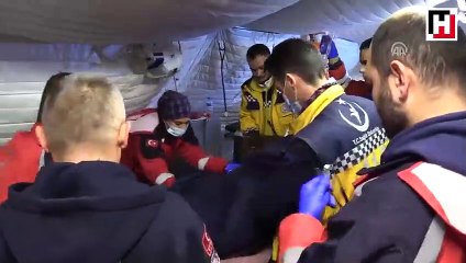 Teröristlerin ölüme terk ettiği kadını Türk askeri kurtardı