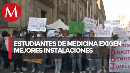 En CdMx, protestan estudiantes de medicina de la UBBJ, piden una sede permanente