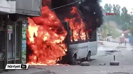 Patnos'ta belediye binası ve araçlar yakıldı