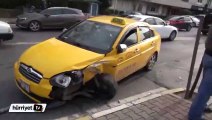 Beşiktaş'ta taksi ile polis aracı çarpıştı: 1 polis yaralı