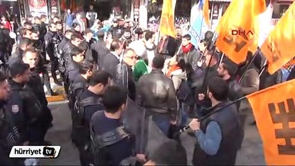 Mersin'de protestocular yaka paça gözaltına alındı