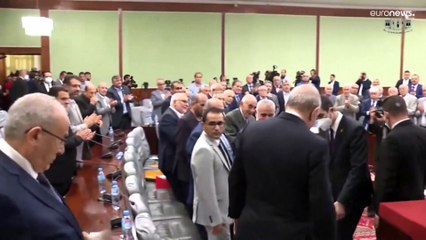 شاهد: الفصائل الفلسطينية توقع اتفاق مصالحة في الجزائر