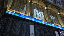 El Ibex 35 rompe su racha bajista y recupera los 7.300