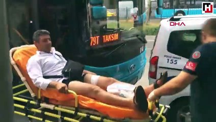 Beyoğlu'nda akbil basmasını isteyen otobüs şoförünü bıçakladılar