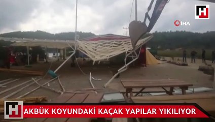 Akbük koyundaki kaçak yapılar yıkılıyor