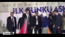 Bakan Zeybekci, AK Parti’nin zaferini zeybek oynayarak kutladı