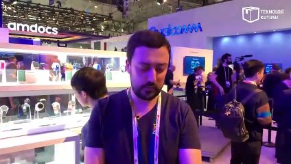 Kelepçe gibi görünüyor: Hem saat hem telefon!