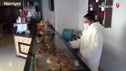 Dükkanın önünü temizleyen kadın simitçi neye uğradığını şaşırdı!