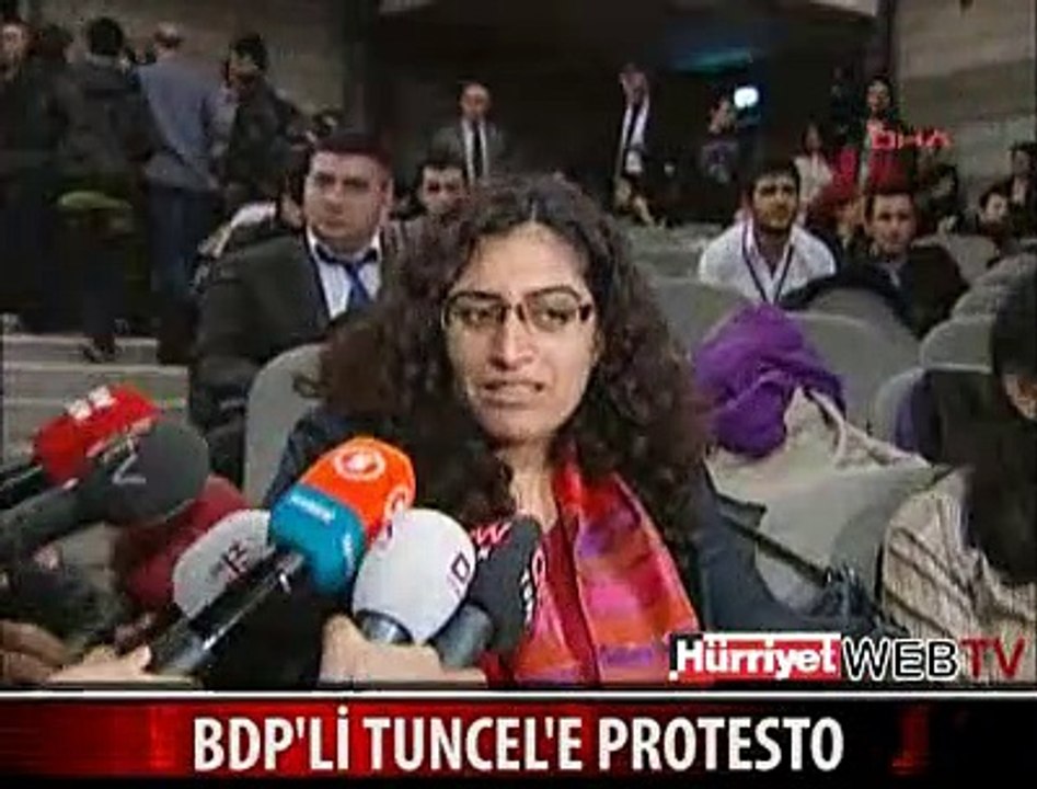 POLİSE TOKAT ATAN TUNCEL'E PROTESTO