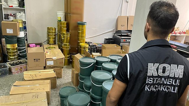 Kaçak imalathanede 100 bin adet ilaç ele geçirildi