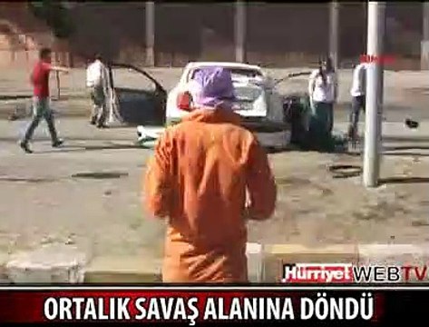 YARALILARI TAŞIYAN AMBULANS KAZA YAPTI