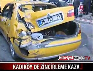 KADIKÖY ARAÇLAR BİRBİRİNE GİRDİ