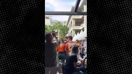 Ünlü şef Somer Sivrioğlu'nun koruma ordusu olay oldu