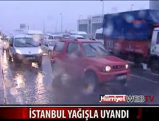 İSTANBUL SAĞANAK YAĞIŞA TESLİM