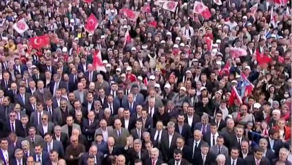 Mitingde prompterı bozulan Bahçeli sessizliğe büründü