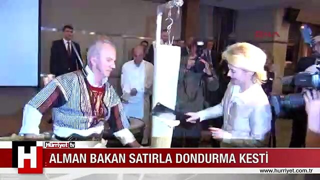 ALMANYA SAVUNMA BAKANI LEYEN DONDURMA KESTİ