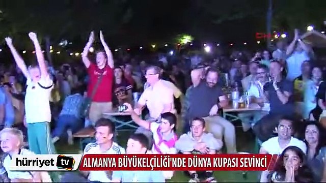 Almanya Büyükelçiliği'nde Dünya Kupası sevinci
