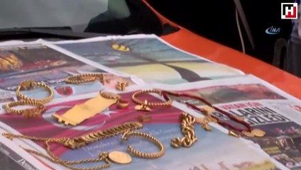 Takside unutulan 110 bin lira değerindeki altınları sahibine teslim etti