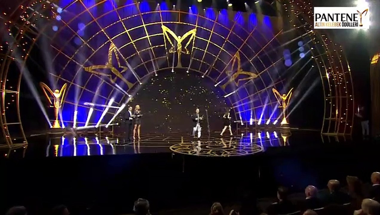  En iyi komedi dizisi : Çocuklar Duymasın / Birol Güven