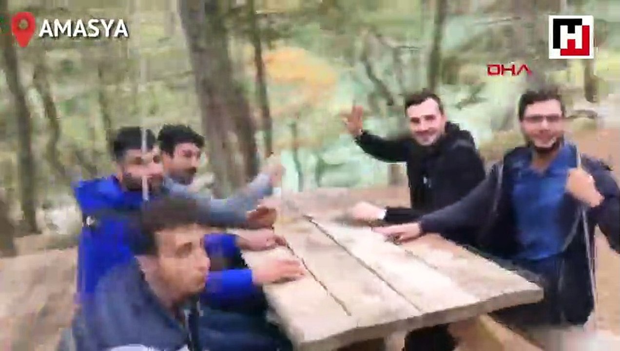 Piknik masasını salıncak yaptılar
