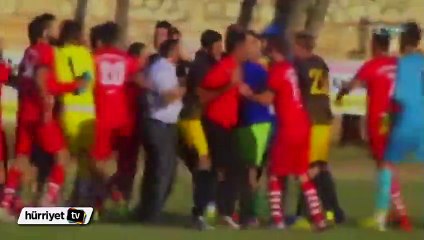 Denizli'de futbolcular tekme tokat birbirine girdi