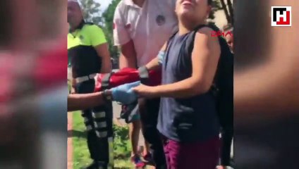 Ambulansa bindirilmek istenen yaralı çocuk ne olur, annemi bekleyelim
