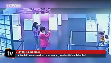 Müzedeki sanat eserine zarar veren çocukları öylece izlediler