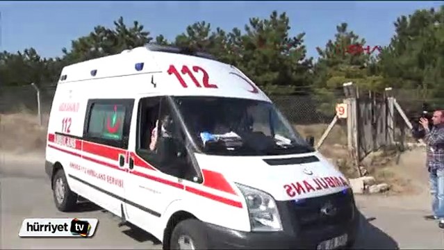 Polis memuru aracında ölü bulundu