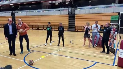 El príncipe Guillermo, un perfecto boxeador en el ring de combate por una buena causa