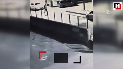 Sokakta rastladığı tanımadığı kişiyi bıçakla öldürdü