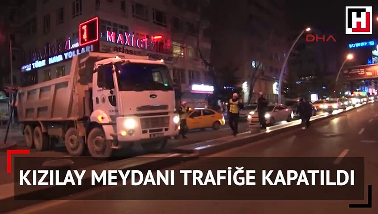 Ankara'da Kızılay Meydanı trafiğe kapatıldı