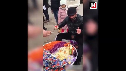 Hipnotize eden işportacı!