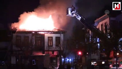 Tarihi Hamamönü Çarşısı'nda yangın