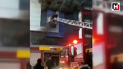 Mobilyacılar sitesinde yangın: Mahsur kalanlar var