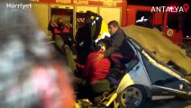 Antalya'da İki otomobil kafa kafaya çarpıştı: 3 ölü, 4 yaralı
