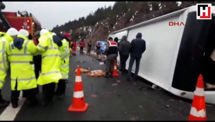 Yolcu otobüsü devrildi: 2 kişi hayatını kaybetti, 20 yaralı