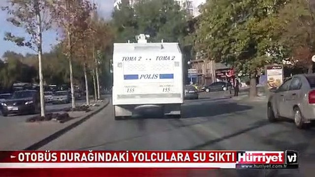 ANKARA POLİS ARABASININ YAPTIĞI BU GÖRÜNTÜLERİ KONUŞUYOR! TAKSİM GEZİ PARKI PROTESTOSU