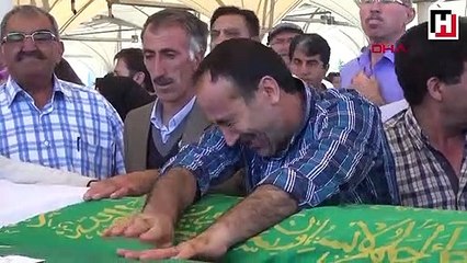 Kaza kurbanı ailenin cenazesi Ankara'da toprağa verildi