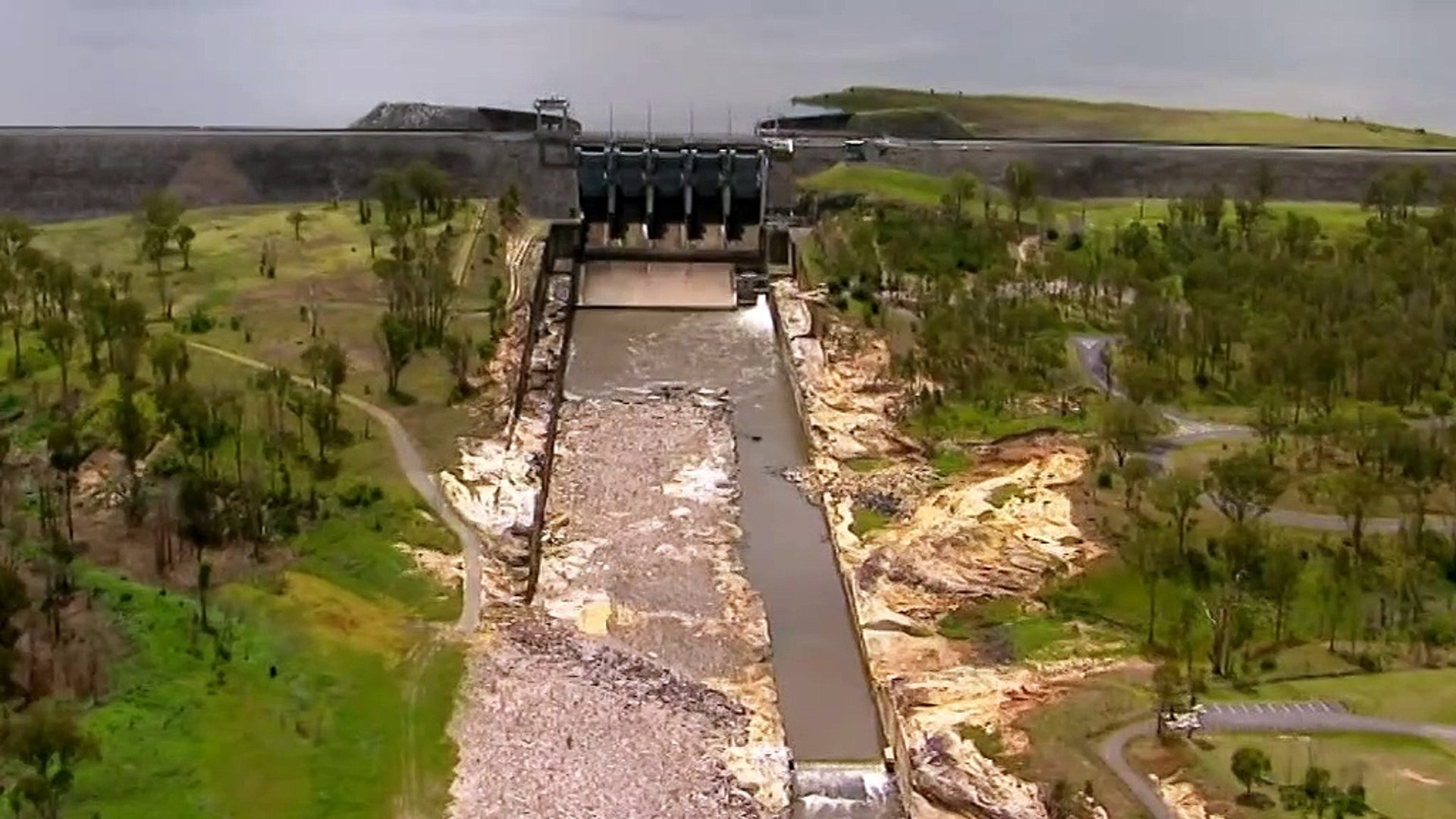 Water to be released from Qld's Wivenhoe Dam ahead of looming wet season
