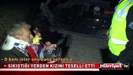 ARAÇ İÇİNDE SIKIŞAN ANNE, SIKIŞTIĞI YERDEN KIZINI TESELLİ ETTİ