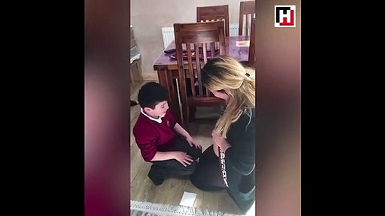 Annesinin hamile olduğunu öğrenen çocuğun sevinci!