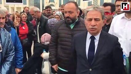 Ölümden dönen anne, iki kızının katilini karşısında görünce gözyaşı döktü