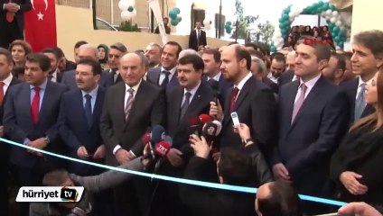 Vali konuşmaya hazırlanırken sunucu Bilal Erdoğan'ı anons etti