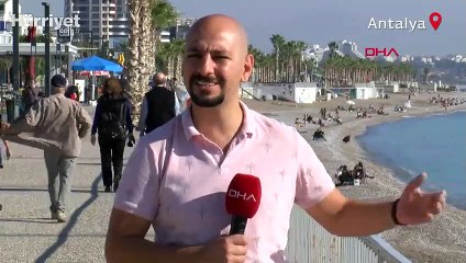 Görüntüler Antalya'dan... Kısıtlamanın ardından dünyaca ünlü sahile akın ettiler