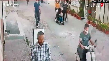 Rüzgarda uçuşan binlerce lirayı toplayıp sahibine teslim ettiler