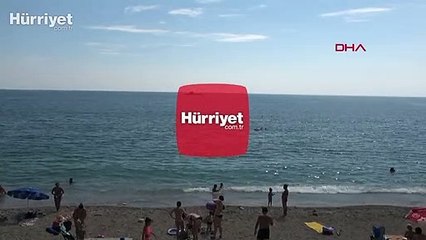 Antalya açıklarındaki denizaltı sahilden ilgiyle izlendi